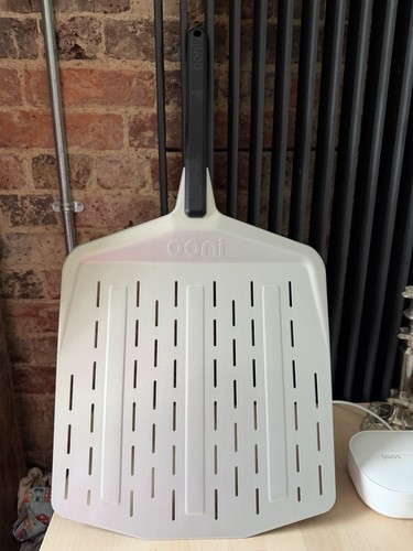 Ooni perforated pizza peel - ooni,